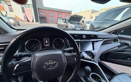 Toyota Camry, 2018 год, 2 130 000 рублей, 14 фотография