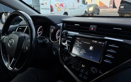 Toyota Camry, 2018 год, 2 130 000 рублей, 22 фотография