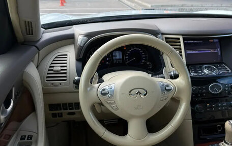 Infiniti QX70, 2013 год, 1 785 000 рублей, 8 фотография