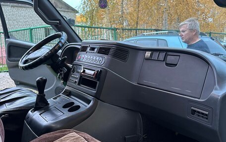 SsangYong Istana, 2000 год, 750 000 рублей, 10 фотография