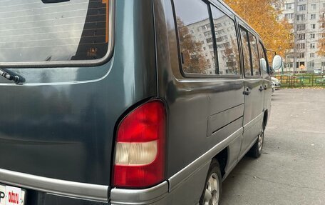 SsangYong Istana, 2000 год, 750 000 рублей, 15 фотография