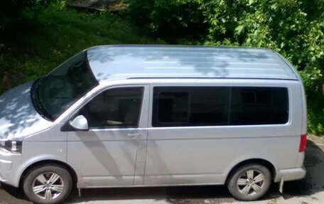 Volkswagen Multivan T5, 2010 год, 1 950 000 рублей, 2 фотография