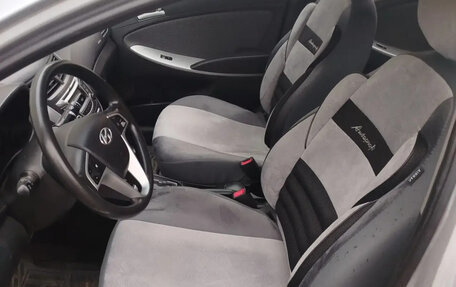 Hyundai Solaris II рестайлинг, 2014 год, 650 000 рублей, 5 фотография