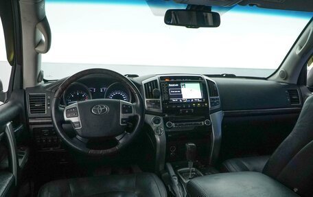 Toyota Land Cruiser 200, 2013 год, 3 111 444 рублей, 6 фотография