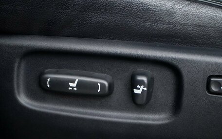 Toyota Land Cruiser 200, 2013 год, 3 111 444 рублей, 23 фотография