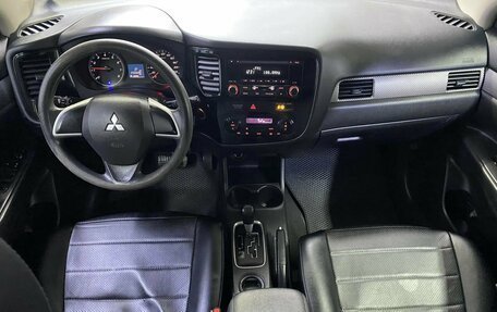 Mitsubishi Outlander III рестайлинг 3, 2012 год, 1 079 440 рублей, 14 фотография