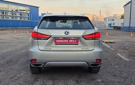 Lexus RX IV рестайлинг, 2021 год, 3 800 000 рублей, 5 фотография