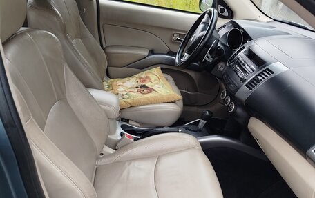Mitsubishi Outlander III рестайлинг 3, 2007 год, 500 000 рублей, 8 фотография