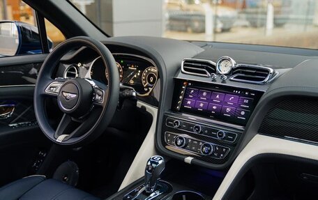 Bentley Bentayga I, 2025 год, 45 000 000 рублей, 20 фотография