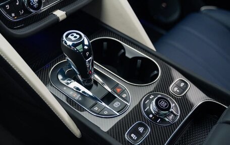 Bentley Bentayga I, 2025 год, 45 000 000 рублей, 30 фотография