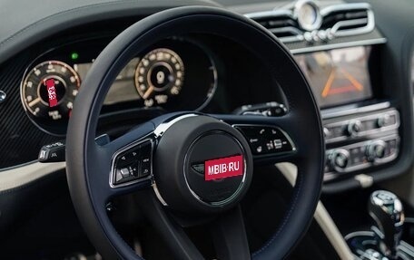 Bentley Bentayga I, 2025 год, 45 000 000 рублей, 22 фотография