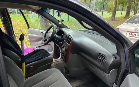 Chrysler Town & Country IV, 2004 год, 300 000 рублей, 3 фотография