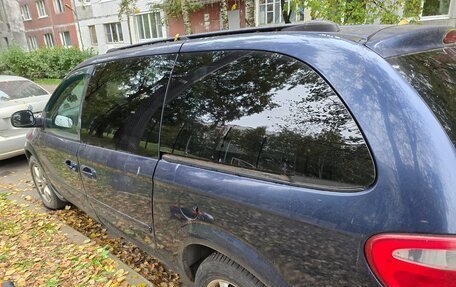 Chrysler Town & Country IV, 2004 год, 300 000 рублей, 2 фотография