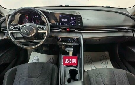 Hyundai Elantra, 2021 год, 1 994 000 рублей, 5 фотография