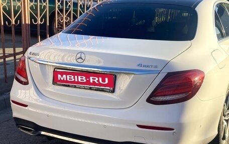 Mercedes-Benz E-Класс, 2017 год, 3 200 000 рублей, 10 фотография