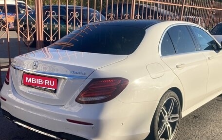 Mercedes-Benz E-Класс, 2017 год, 3 200 000 рублей, 11 фотография