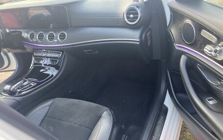 Mercedes-Benz E-Класс, 2017 год, 3 200 000 рублей, 16 фотография