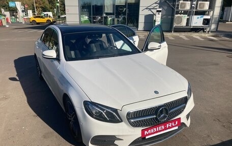 Mercedes-Benz E-Класс, 2017 год, 3 200 000 рублей, 3 фотография