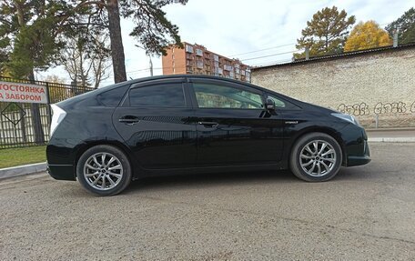 Toyota Prius, 2015 год, 1 400 000 рублей, 4 фотография
