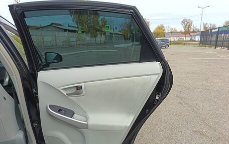 Toyota Prius, 2015 год, 1 400 000 рублей, 8 фотография