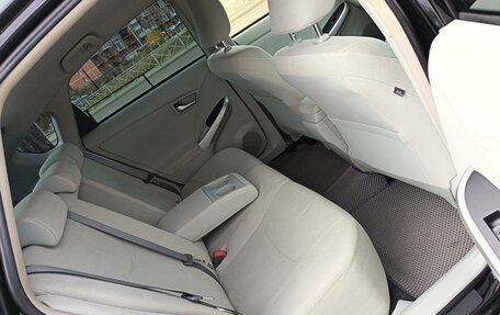 Toyota Prius, 2015 год, 1 400 000 рублей, 10 фотография