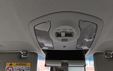 Toyota Prius, 2015 год, 1 400 000 рублей, 35 фотография