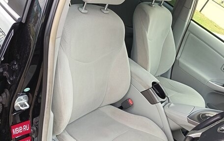 Toyota Prius, 2015 год, 1 400 000 рублей, 24 фотография