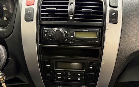 Hyundai Tucson III, 2006 год, 750 000 рублей, 12 фотография