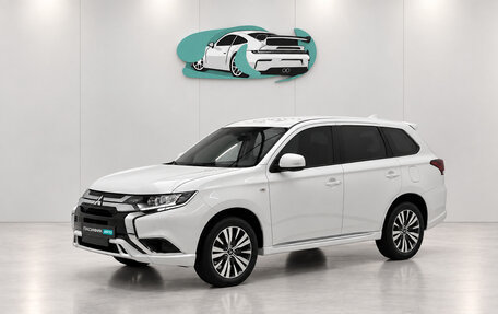 Mitsubishi Outlander III рестайлинг 3, 2022 год, 2 175 500 рублей, 1 фотография