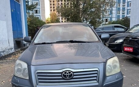 Toyota Avensis III рестайлинг, 2004 год, 470 000 рублей, 1 фотография