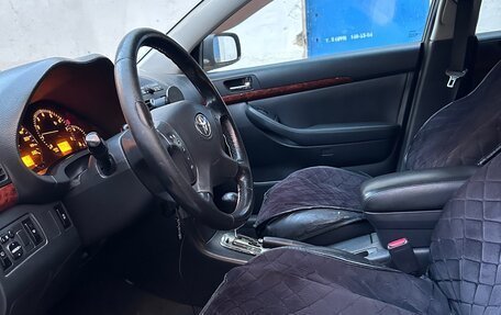 Toyota Avensis III рестайлинг, 2004 год, 470 000 рублей, 5 фотография