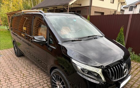 Mercedes-Benz V-Класс, 2022 год, 9 800 000 рублей, 3 фотография