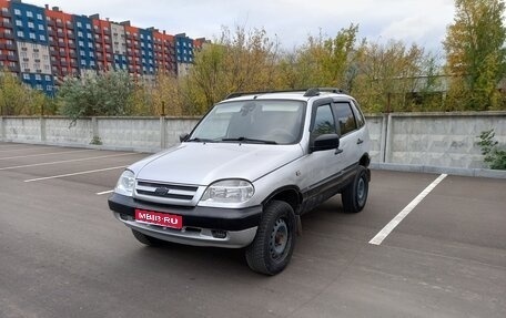 Chevrolet Niva I рестайлинг, 2004 год, 235 000 рублей, 1 фотография
