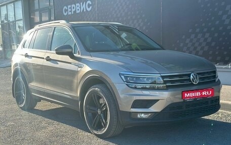 Volkswagen Tiguan II, 2018 год, 2 780 000 рублей, 1 фотография