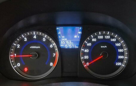 Hyundai Solaris II рестайлинг, 2011 год, 639 000 рублей, 15 фотография
