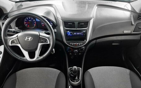Hyundai Solaris II рестайлинг, 2011 год, 639 000 рублей, 12 фотография