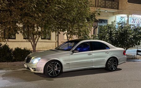 Mercedes-Benz E-Класс, 2003 год, 900 000 рублей, 2 фотография