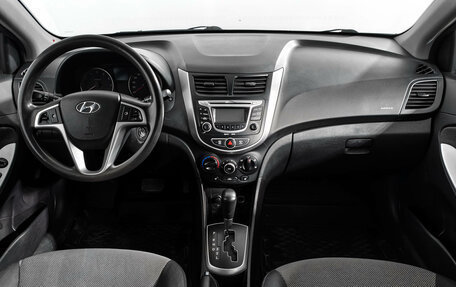 Hyundai Solaris II рестайлинг, 2012 год, 645 000 рублей, 14 фотография