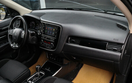 Mitsubishi Outlander III рестайлинг 3, 2019 год, 2 118 000 рублей, 7 фотография