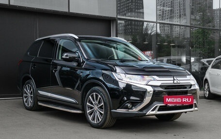 Mitsubishi Outlander III рестайлинг 3, 2019 год, 2 118 000 рублей, 3 фотография