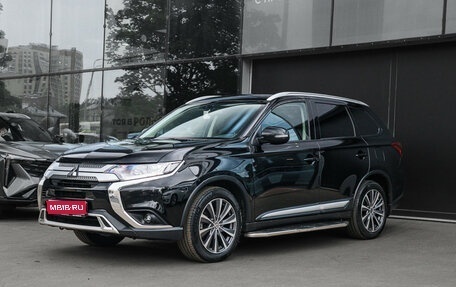 Mitsubishi Outlander III рестайлинг 3, 2019 год, 2 118 000 рублей, 1 фотография