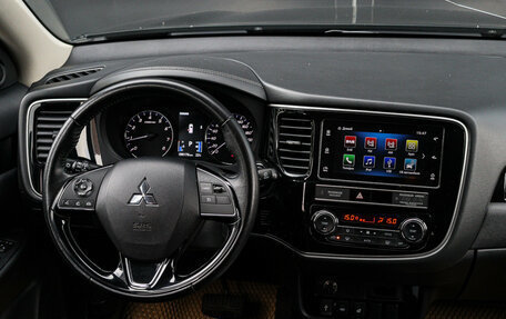 Mitsubishi Outlander III рестайлинг 3, 2019 год, 2 118 000 рублей, 10 фотография