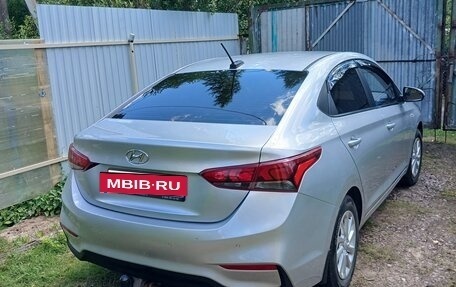Hyundai Solaris II рестайлинг, 2018 год, 1 000 500 рублей, 2 фотография