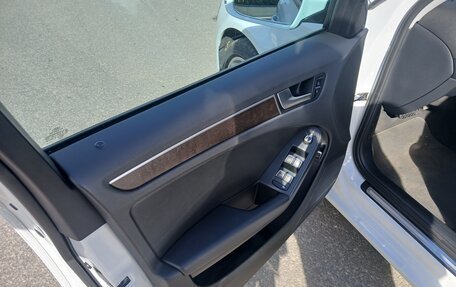 Audi A4, 2015 год, 1 800 000 рублей, 26 фотография