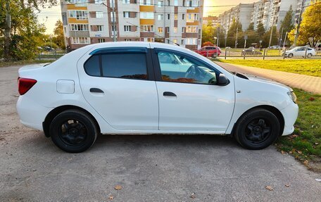 Renault Logan II, 2017 год, 499 000 рублей, 2 фотография