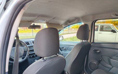 Renault Logan II, 2017 год, 499 000 рублей, 13 фотография