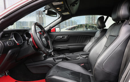 Ford Mustang VI рестайлинг, 2016 год, 2 700 000 рублей, 16 фотография