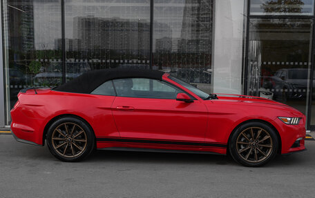 Ford Mustang VI рестайлинг, 2016 год, 2 700 000 рублей, 4 фотография