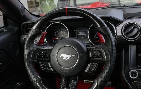 Ford Mustang VI рестайлинг, 2016 год, 2 700 000 рублей, 18 фотография
