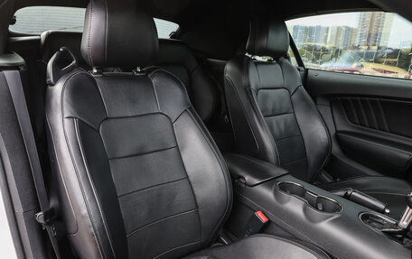 Ford Mustang VI рестайлинг, 2016 год, 2 700 000 рублей, 11 фотография